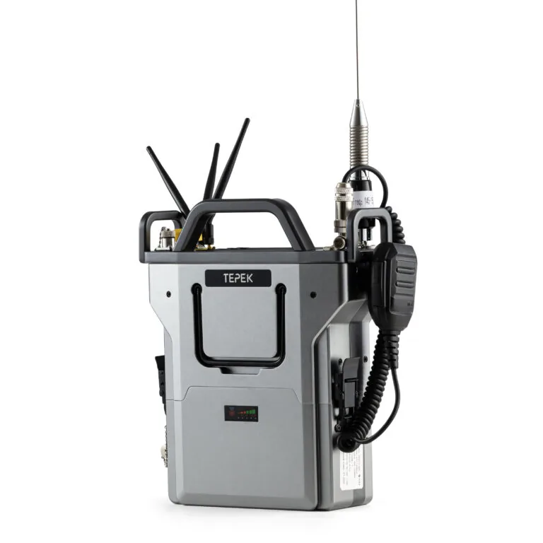 Цифро-аналоговый мобильный ретранслятор Терек РТ-2800 IP S AES UHF